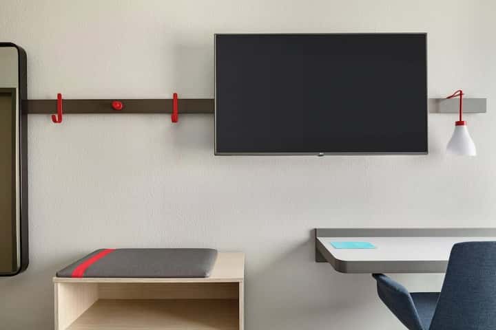 Room 2 of 21